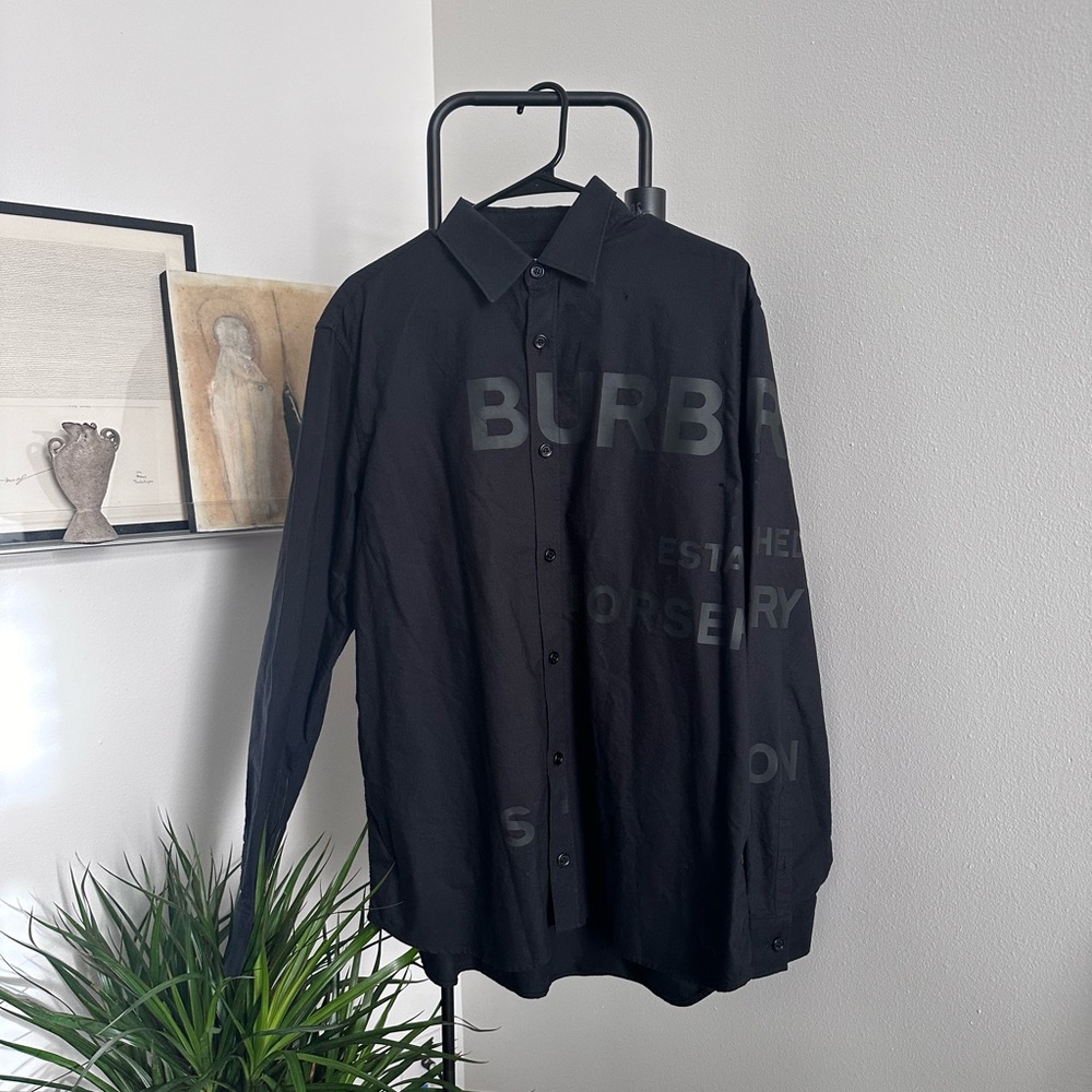 Mens. Burberry horseferry shirt size L